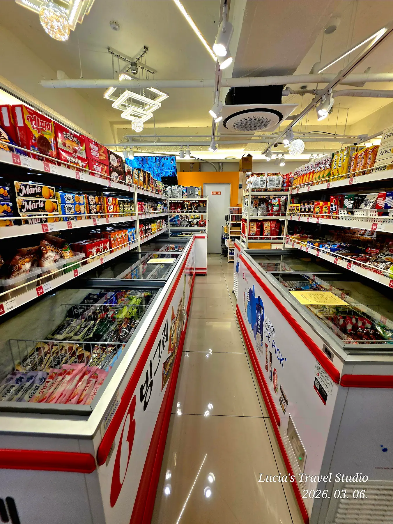 8 Things Travelers Should Know About Korean Convenience Stores (CU, GS25,emart24 and 7-Eleven Guide)