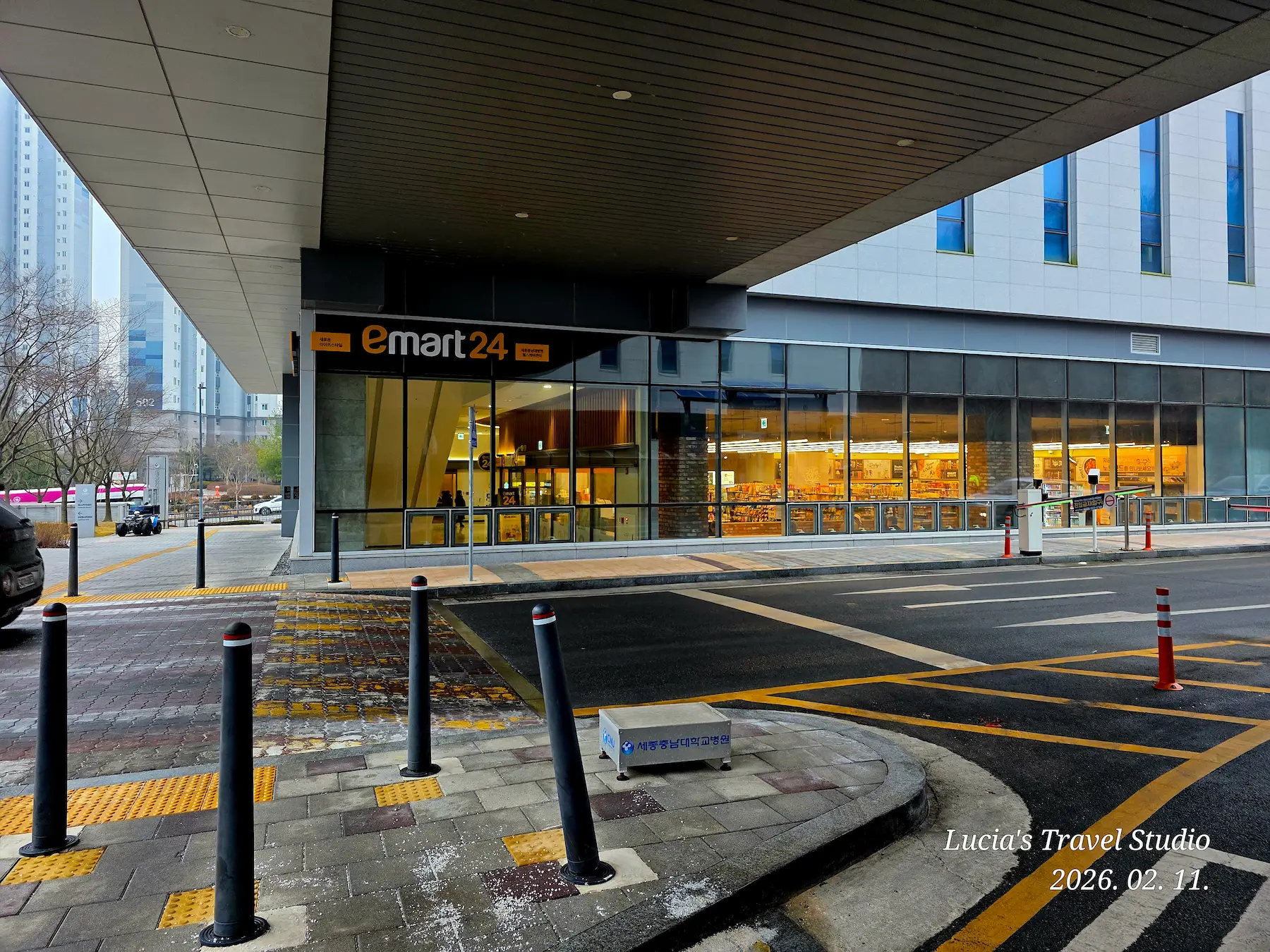 8 Things Travelers Should Know About Korean Convenience Stores (CU, GS25,emart24 and 7-Eleven Guide)