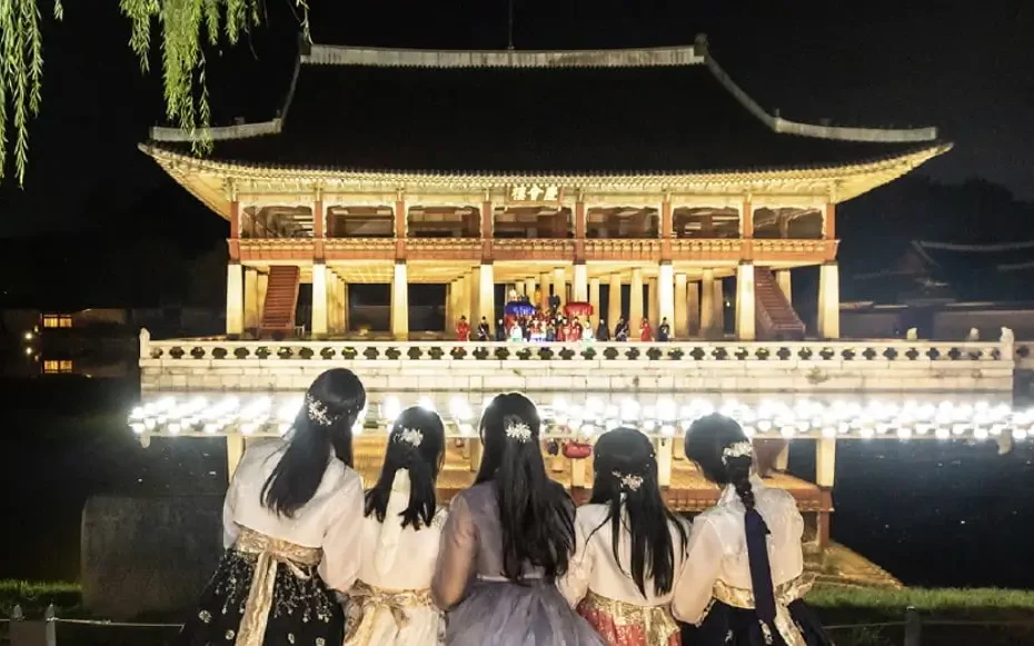 Hanbok festival at Gyeongbokgung