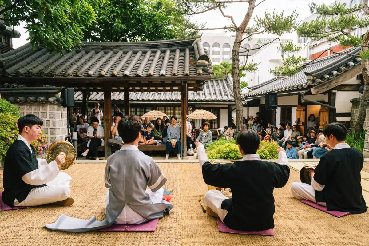 🏯Top 5 Places to Visit in Bukchon – The Best View Café