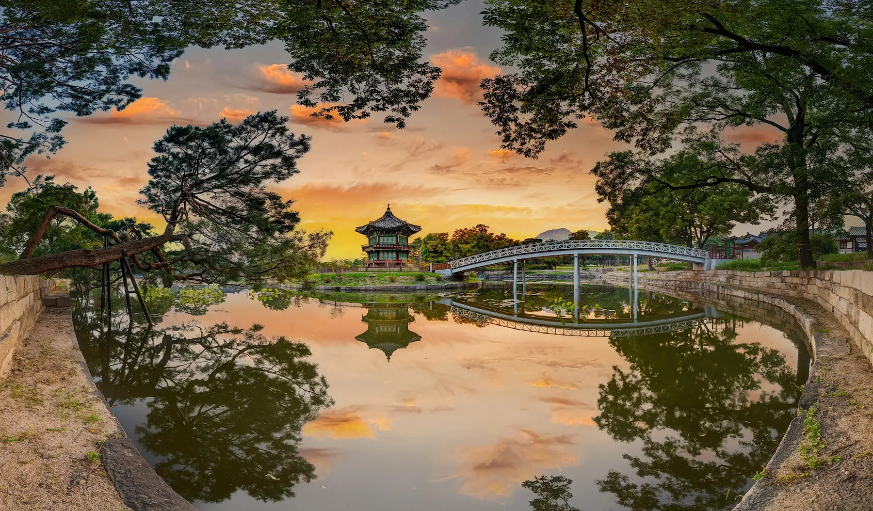 Gyeongbokgung Palace - Hyangwonjeong