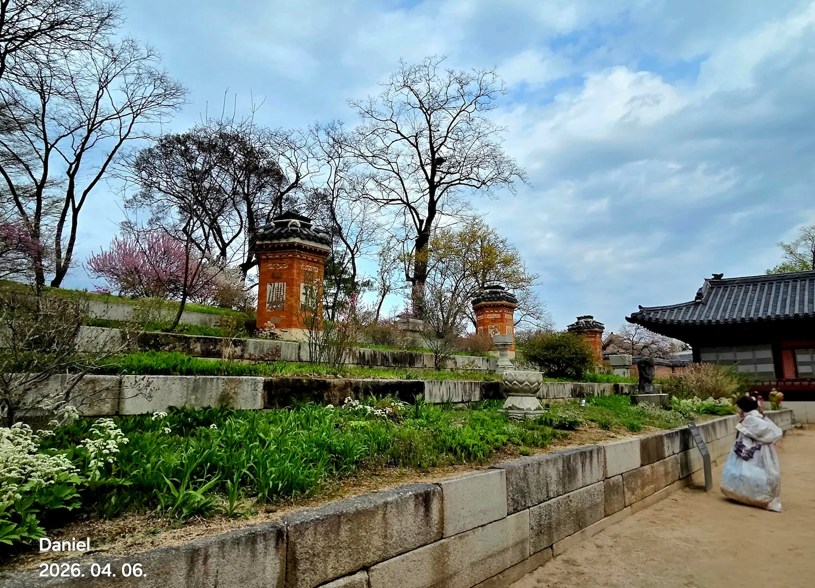 Gyeongbokgung_Amisan_Chimney
