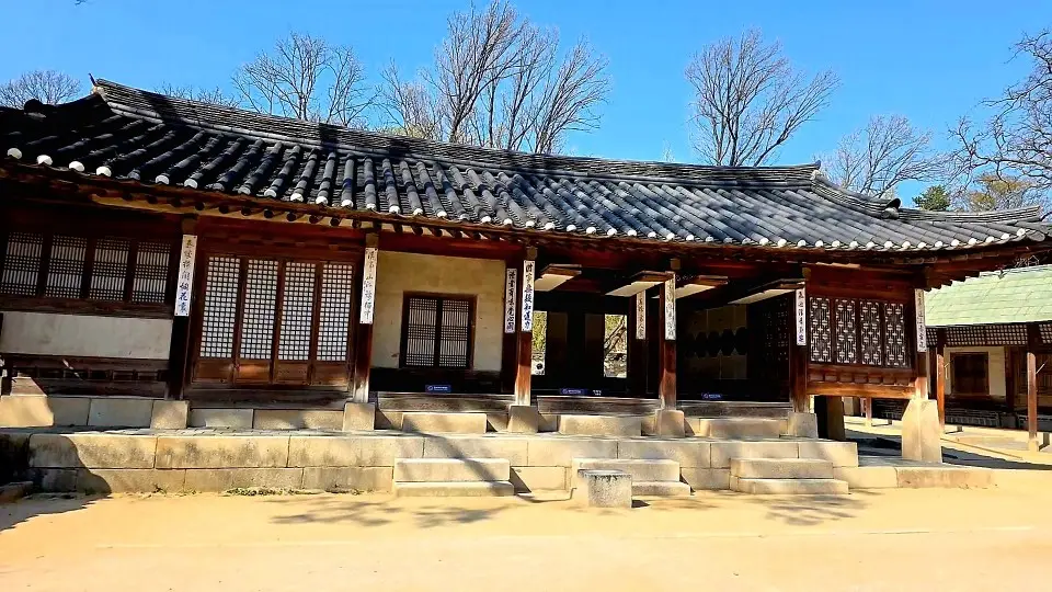 Changdeokgung Palace Complete Guide: Tickets, Secret Garden & Tips (2026)