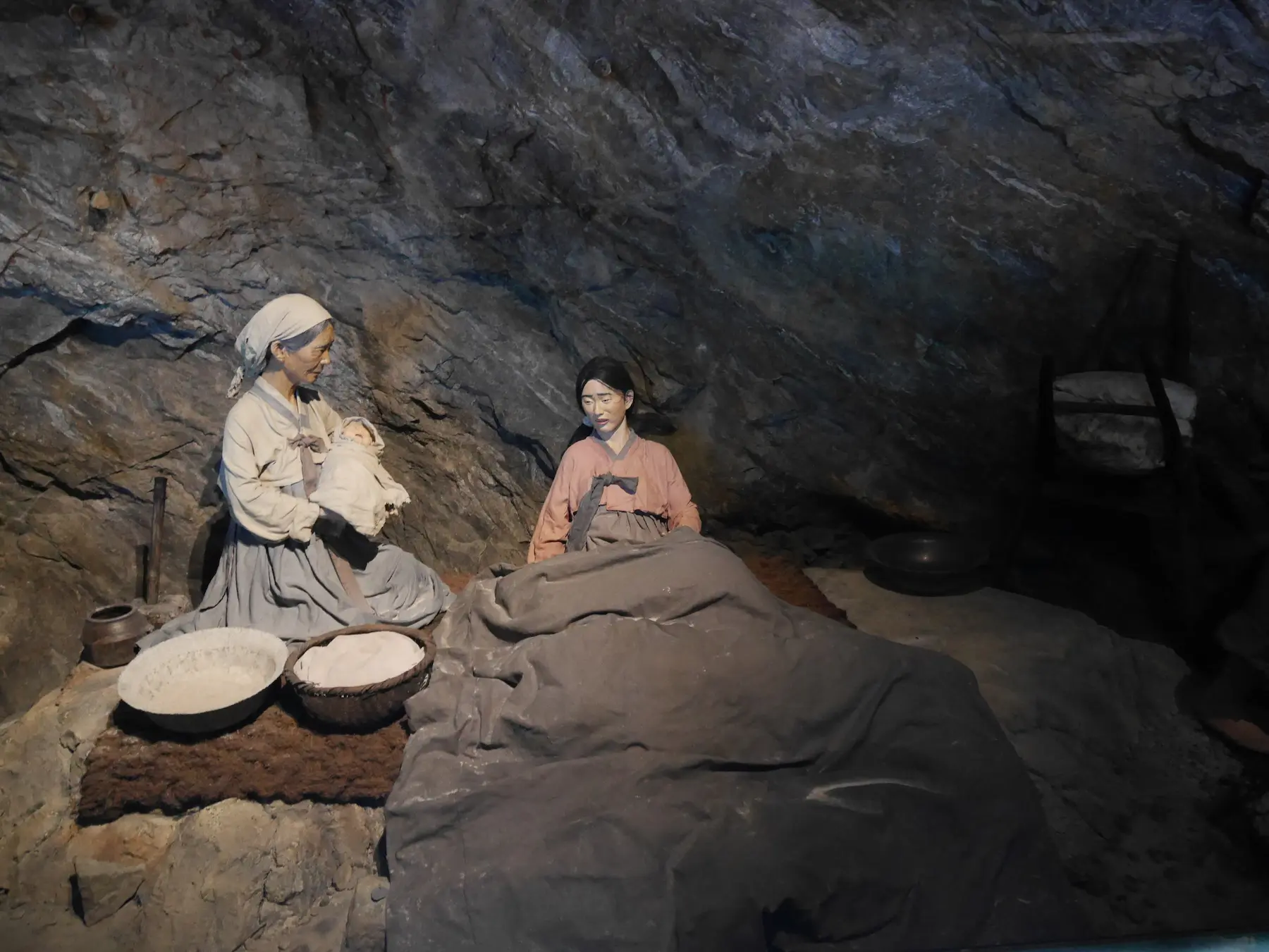 Gwangmyeong Cave: The Best Seoul Day Trip for History & Fantasy Lovers