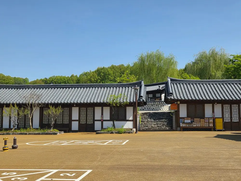 Gongju Travel GUide - Hanok Village
