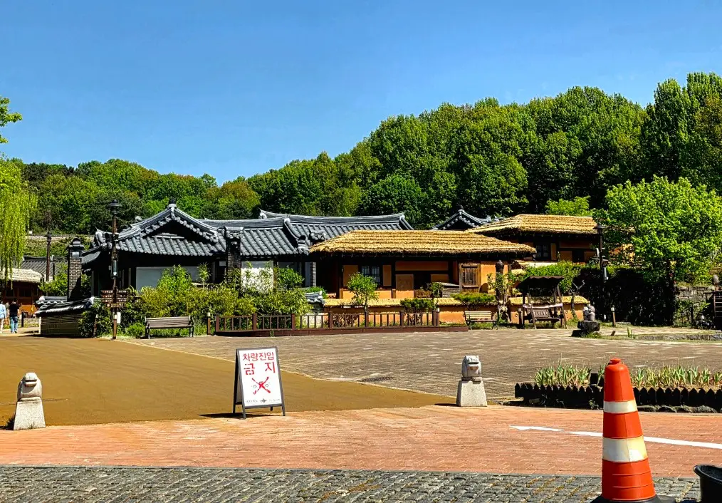 Gongju Travel GUide - Hanok Village