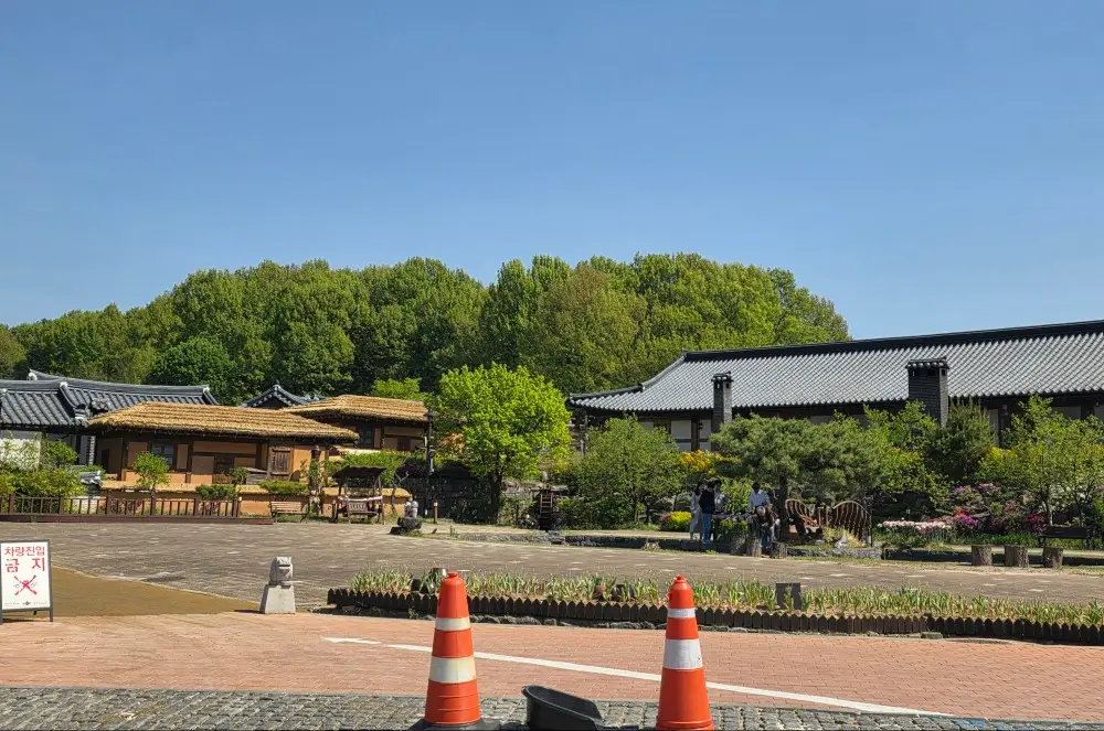 Gongju Travel GUide - Hanok Village