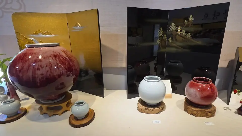 Porcelain Studio
