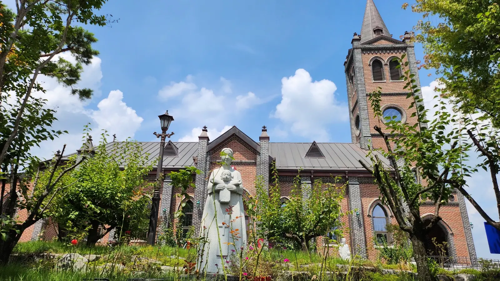 Yugu Cathedral - Gongju Catholic Guide