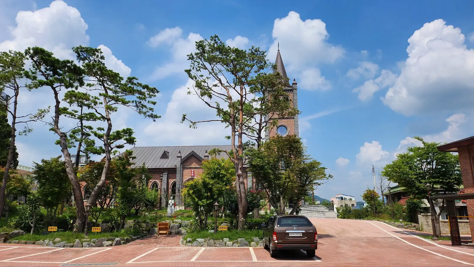 Yugu Cathedral - Gongju Catholic Guide