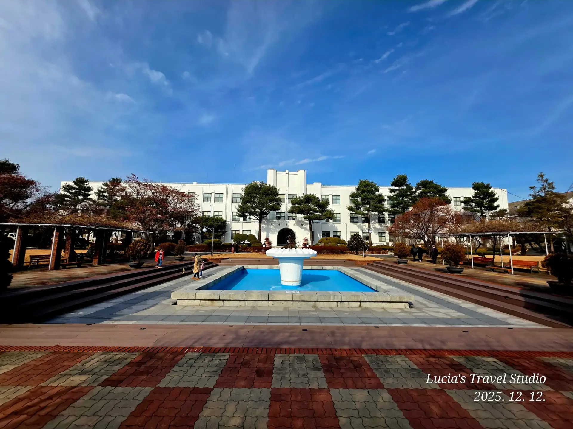 Bukchon Afternoon Walk - Jeongdok Library