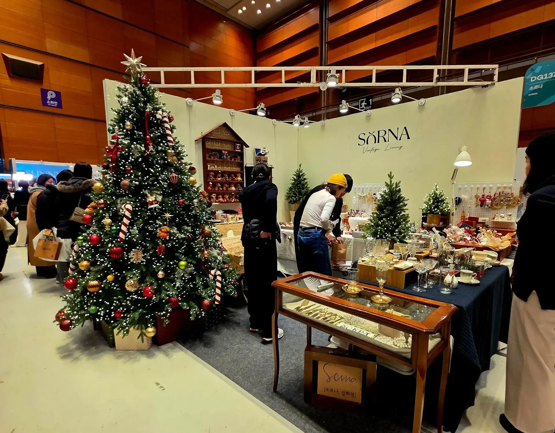 Korean crafts and ceramics at COEX