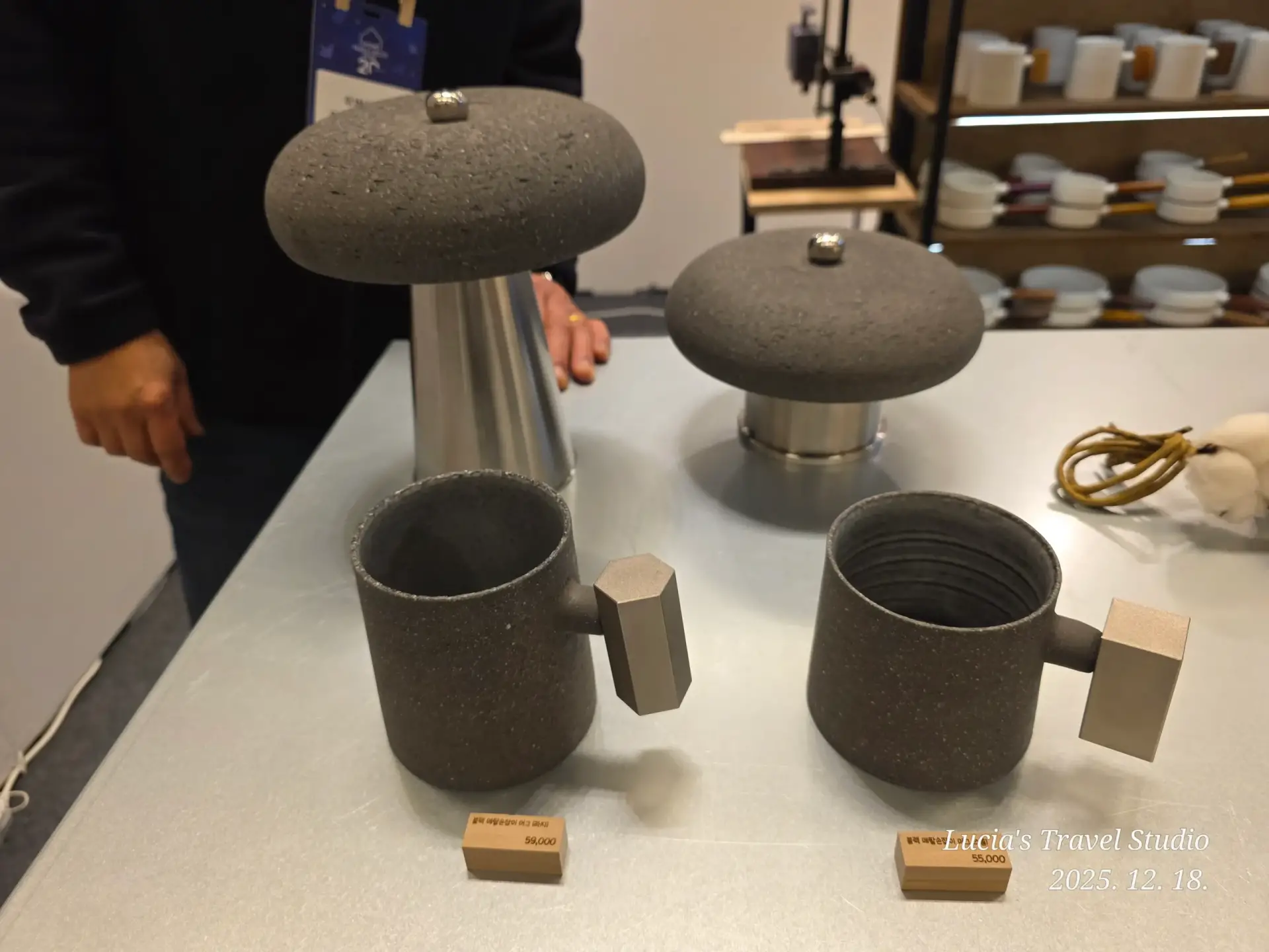 The Beauty of Korean Crafts and Ceramics at COEX — A Glimpse into Today's Korean Culture