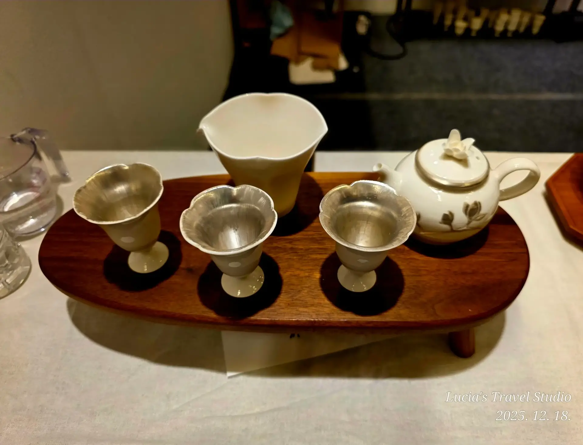 The Beauty of Korean Crafts and Ceramics at COEX — A Glimpse into Today's Korean Culture