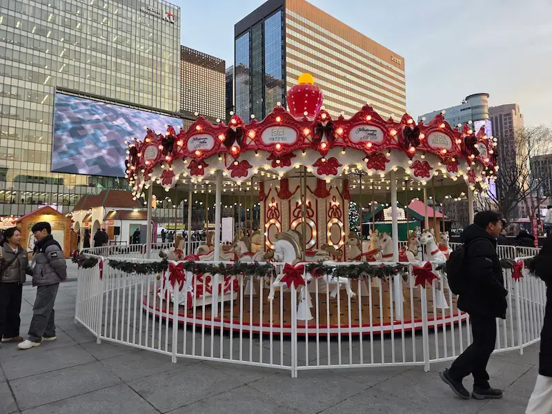 A Magical Winter Night at Gwanghwamun: Christmas Market & Lights — Seoul Light Gwanghwamun 2025