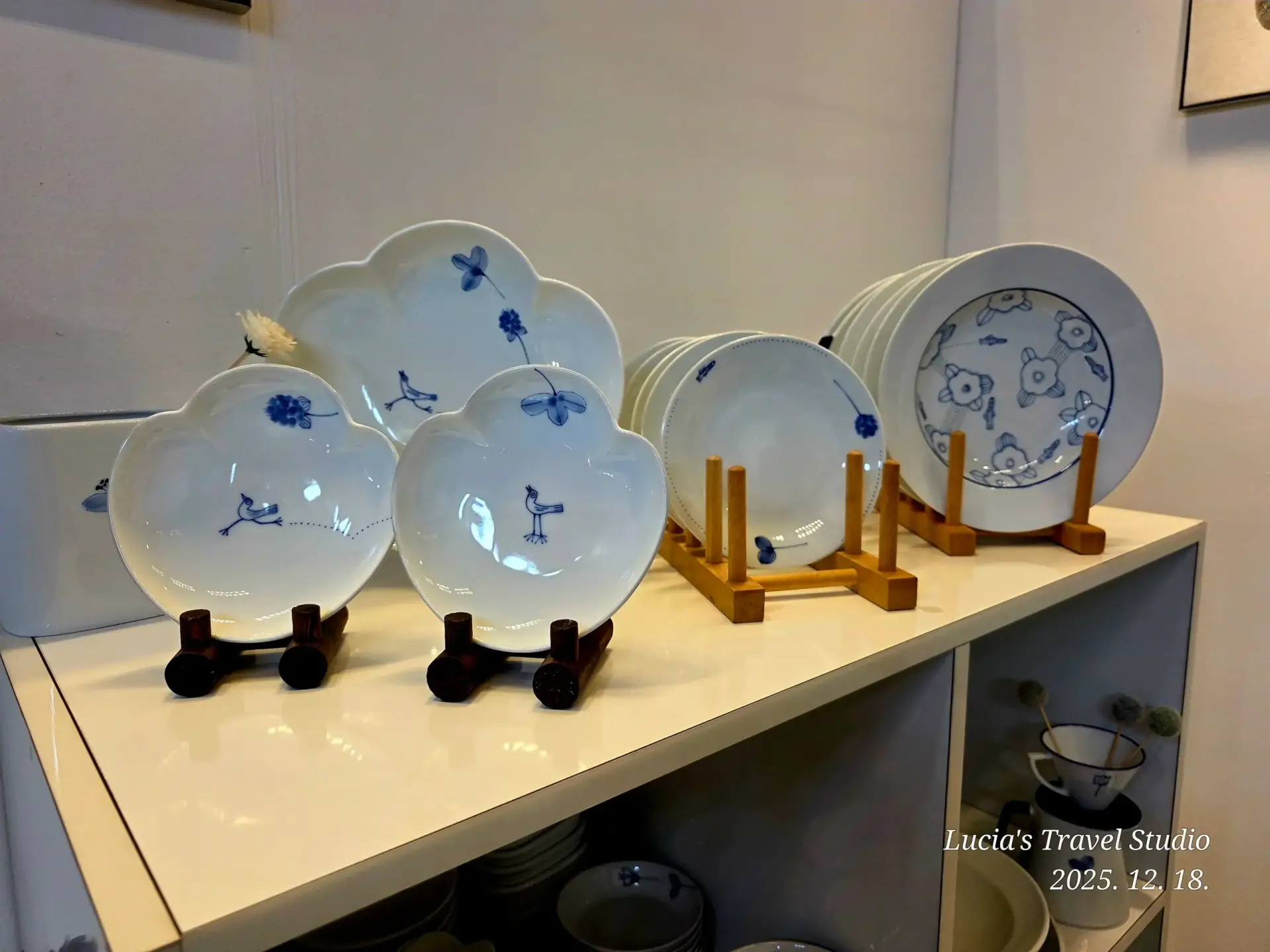 The Beauty of Korean Crafts and Ceramics at COEX — A Glimpse into Today's Korean Culture