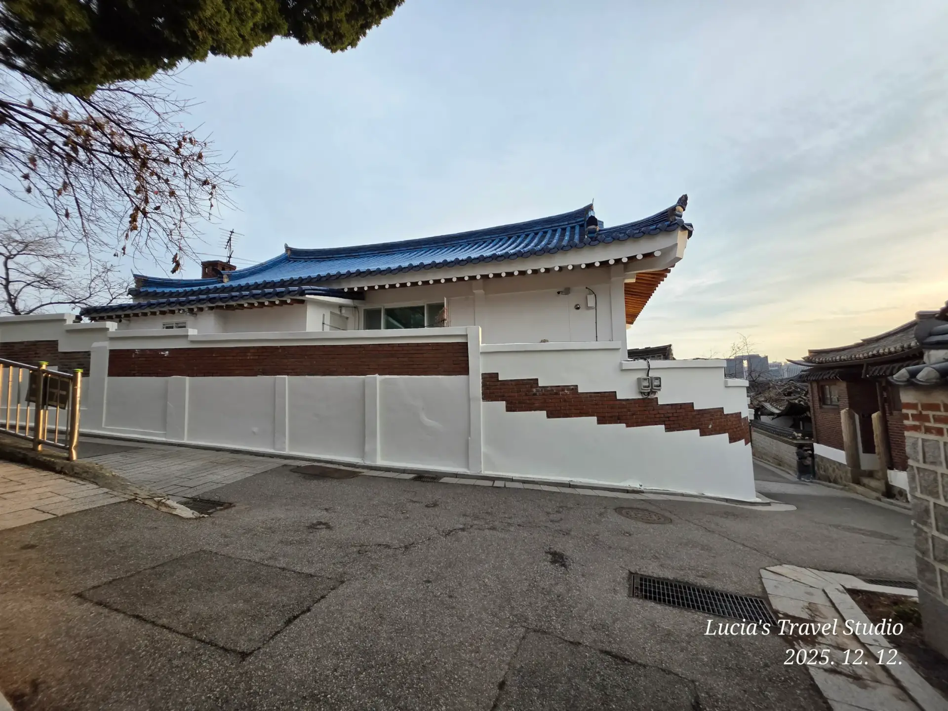 Bukchon in the Afternoon: A Quiet, Beautiful Walk Through Seoul’s Hanok Village