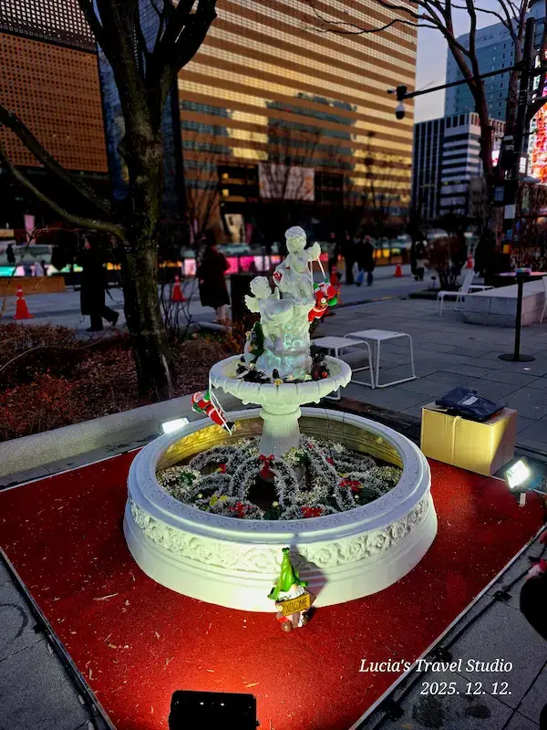 A Magical Winter Night at Gwanghwamun: Christmas Market & Lights — Seoul Light Gwanghwamun 2025