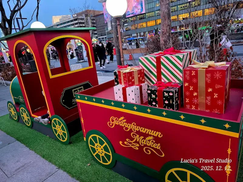 A Magical Winter Night at Gwanghwamun: Christmas Market & Lights — Seoul Light Gwanghwamun 2025