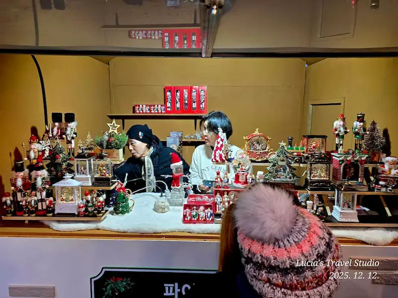 A Magical Winter Night at Gwanghwamun: Christmas Market & Lights — Seoul Light Gwanghwamun 2025