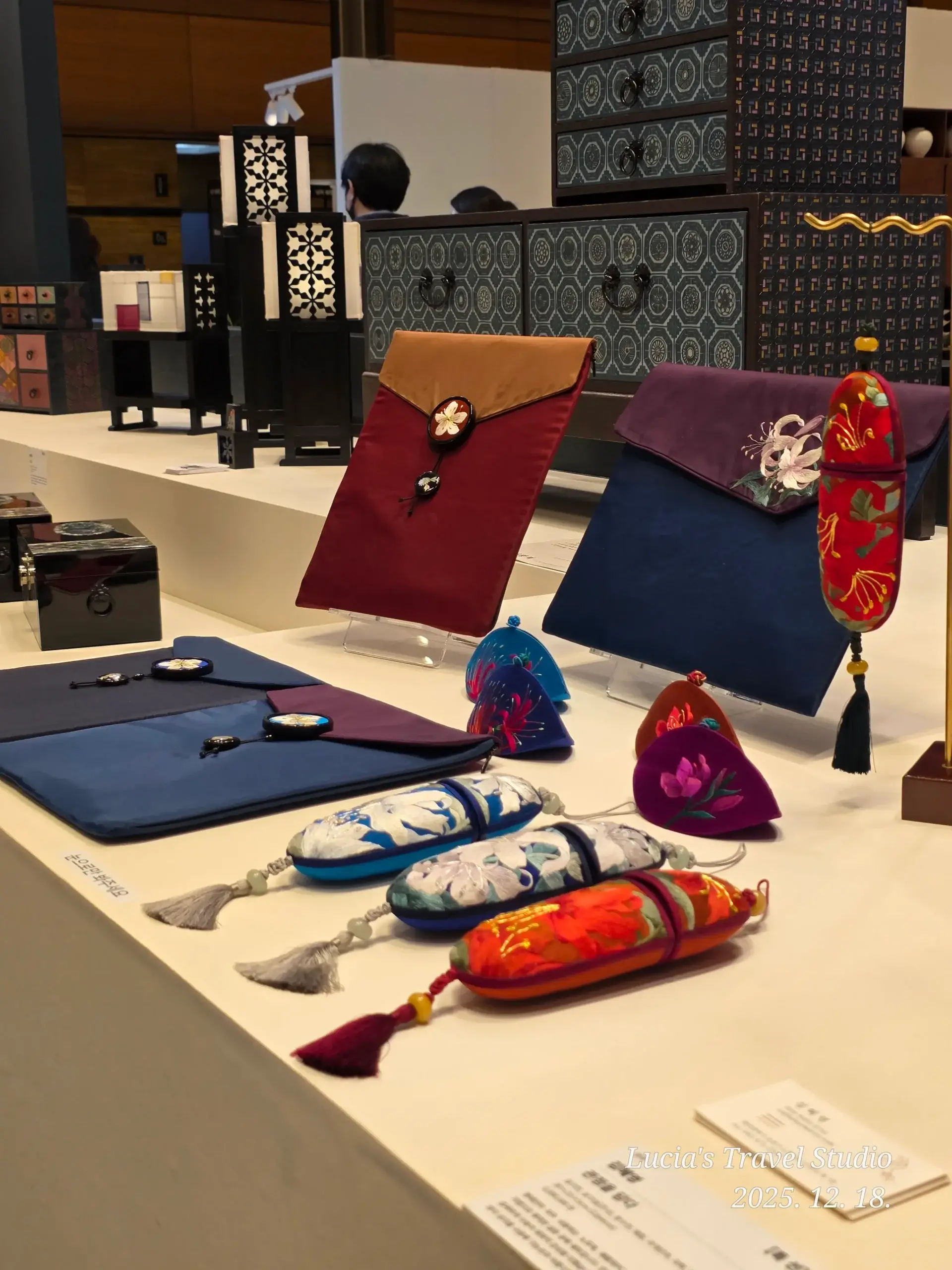Korean crafts and ceramics at COEX