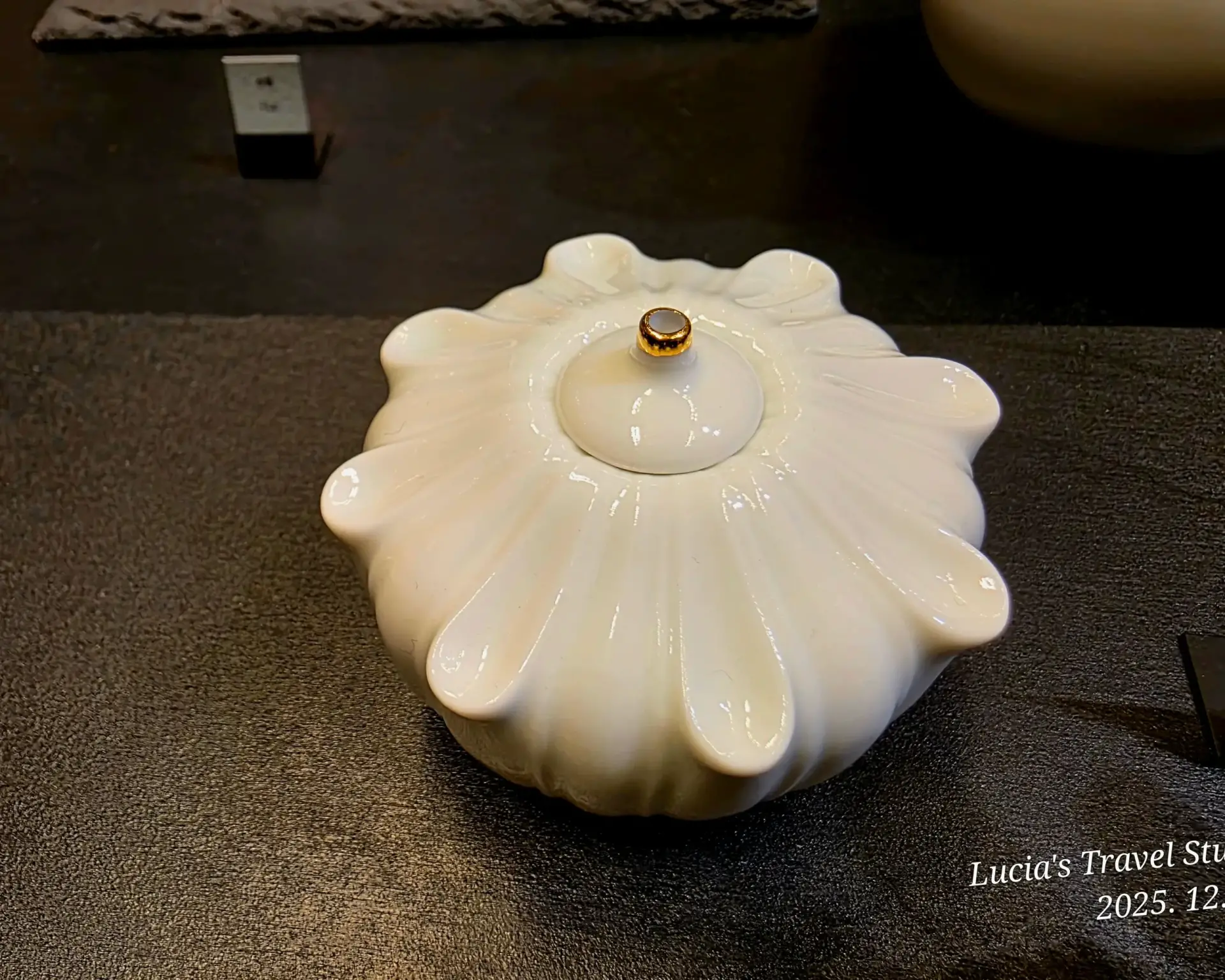 Korean crafts and ceramics at COEX